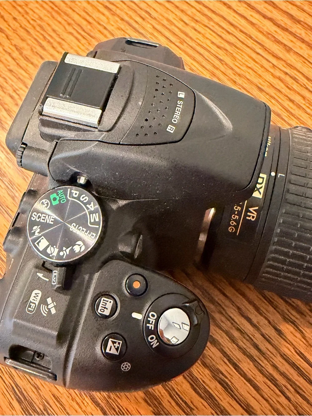 Nikon D5300 DSLR Camera in Black with case and strap